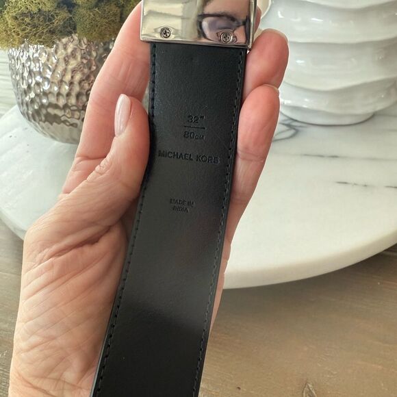 Michael Kors Reversible Signature Logo and Leather
Belt NWOT - Picture 4 of 5